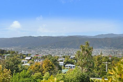 Photo of property in 59 Pokohiwi Road, Normandale, Lower Hutt, 5010