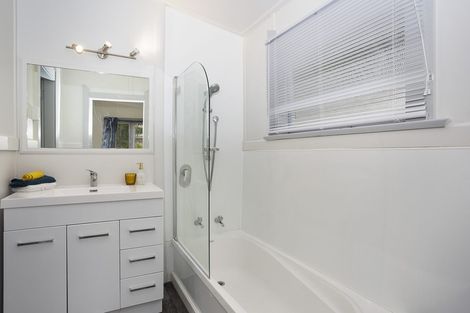 Photo of property in 11 Halton Street, East Gore, Gore, 9710