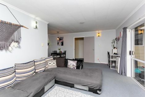 Photo of property in 126 Omata Road, Marfell, New Plymouth, 4310