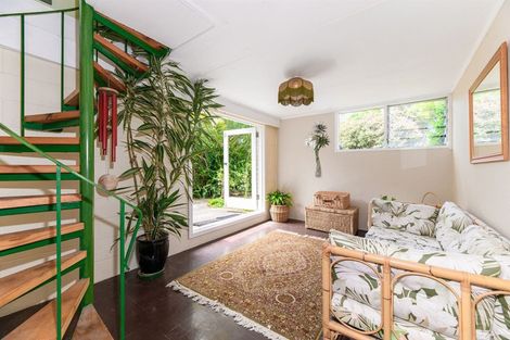 Photo of property in 1/25 Margaret Place, Milford, Auckland, 0620