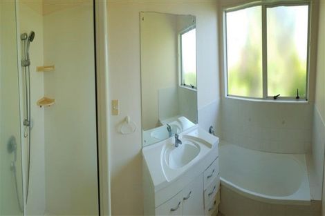 Photo of property in 2/16 Oakridge Way, Northpark, Auckland, 2013