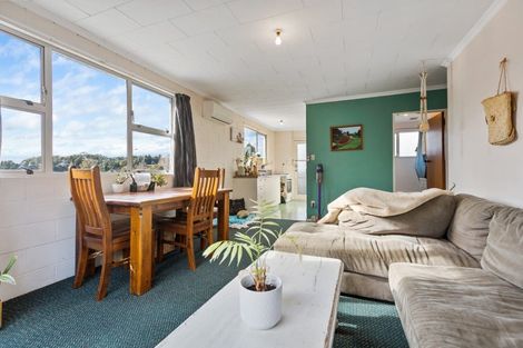 Photo of property in 7 Fairview Place, Westown, New Plymouth, 4310