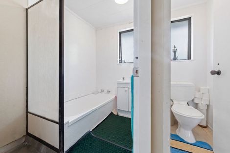 Photo of property in 2/8 Ashlynne Avenue, Papatoetoe, Auckland, 2025