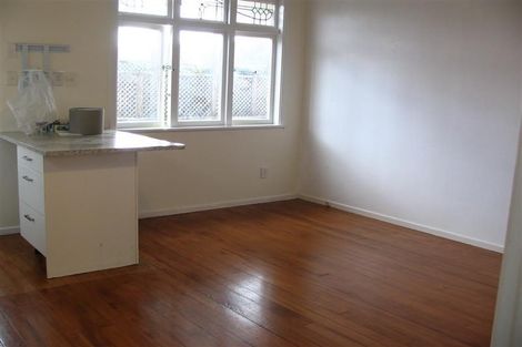 Photo of property in 27 Horotutu Road, Greenlane, Auckland, 1061