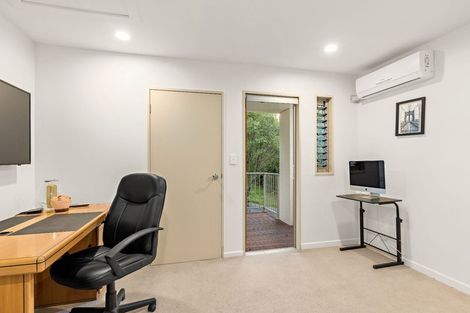 Photo of property in 5 Oakford Park Crescent, Greenhithe, Auckland, 0632