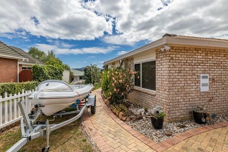 Photo of property in 20 Pohutukawa Drive, Cable Bay, 0420