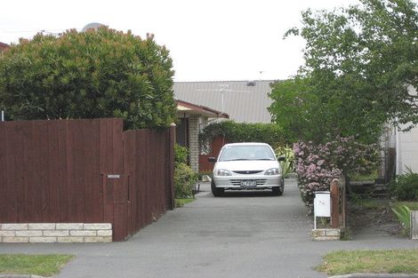 Photo of property in 2/7 Queenspark Drive, Parklands, Christchurch, 8083