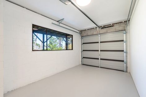 Photo of property in 32 Rosecamp Road, Beach Haven, Auckland, 0626