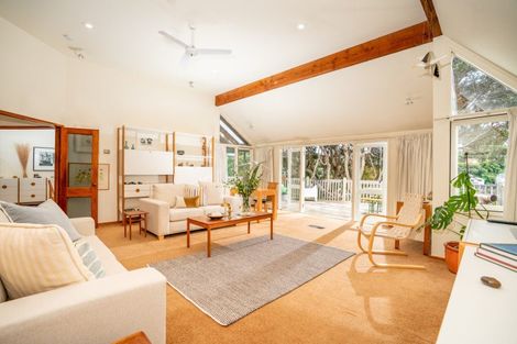 Photo of property in 16 Mariri Road, Kelburn, Wellington, 6012