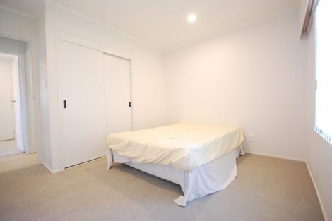 Photo of property in 1/52 Knightsbridge Drive, Forrest Hill, Auckland, 0620