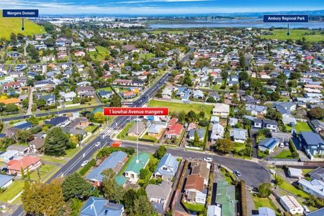 Photo of property in 1 Kowhai Avenue, Mangere Bridge, Auckland, 2022