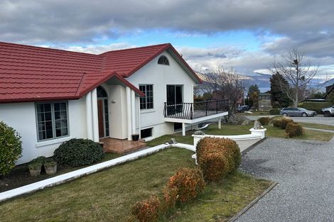 Photo of property in 49 Cedar Drive, Kelvin Heights, Queenstown, 9300