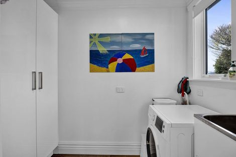 Photo of property in 18 Albion Street, Hawera, 4610