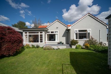 Photo of property in 547 Featherston Street, Roslyn, Palmerston North, 4414