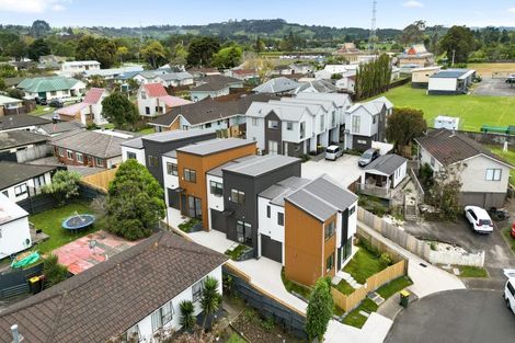 Photo of property in 12c Massine Place, Randwick Park, Auckland, 2105