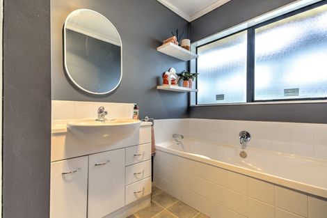 Photo of property in 50 Twickenham Place, Nawton, Hamilton, 3200