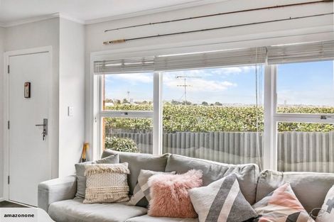 Photo of property in 2/52 Church Street, Northcote Point, Auckland, 0627