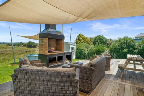 Photo of property in 188 Pukehina Parade, Pukehina, 3189