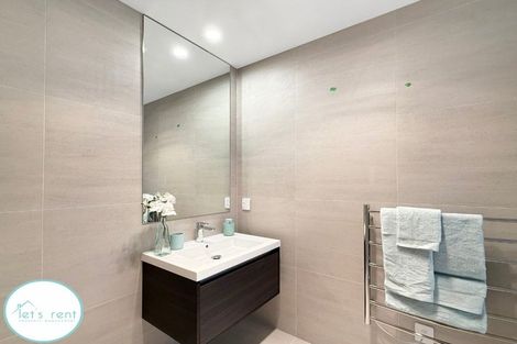 Photo of property in 2 Tara Lane, Manurewa, 2102