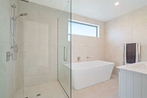 Photo of property in 37 Collies Road, Casebrook, 8051