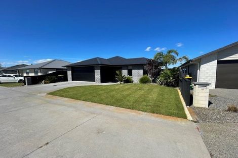 Photo of property in 11 Fuller Street, Papamoa Beach, Papamoa, 3118