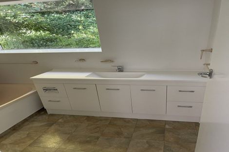 Photo of property in 6 Churton Drive, Churton Park, Wellington, 6037