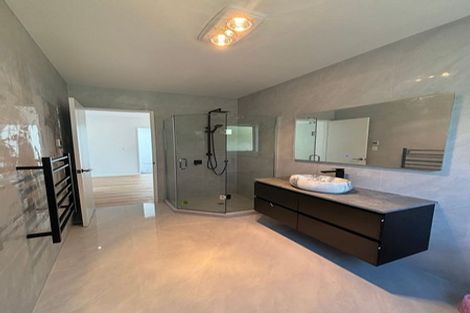 Photo of property in 5 Prevost Lane, Oteha, Auckland, 0632