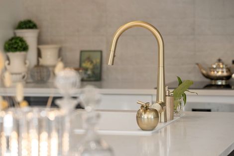 Photo of property in 10 Pendeen Crescent, Jacks Point, Queenstown, 9371