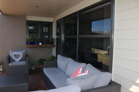 Photo of property in 65a Rosalie Terrace, Kelvin Grove, Palmerston North, 4414