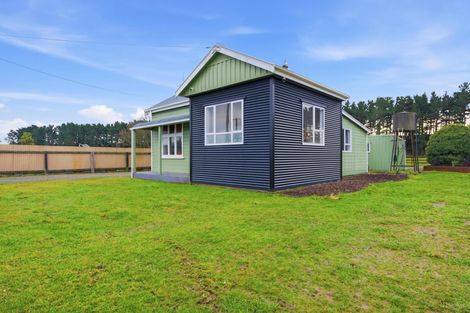 Photo of property in 24 Queen Street, Pareora, 7912
