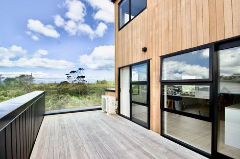 Photo of property in 15 Longshore Drive, Long Bay, Auckland, 0630