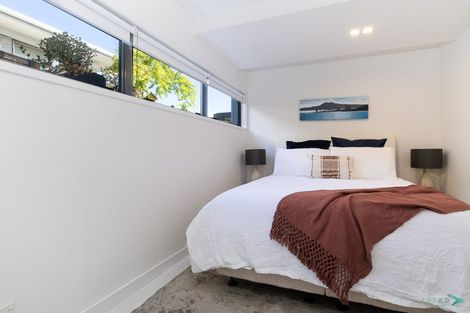 Photo of property in 1 Endymion Place, Half Moon Bay, Auckland, 2012