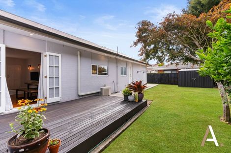 Photo of property in 13 Ross Martin Court, Conifer Grove, Takanini, 2112
