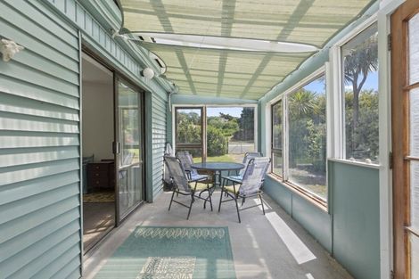 Photo of property in 26 Kent Avenue, Waitarere Beach, Levin, 5510