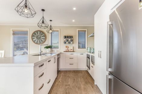 Photo of property in 42 Katania Heights, Brightwater, 7022