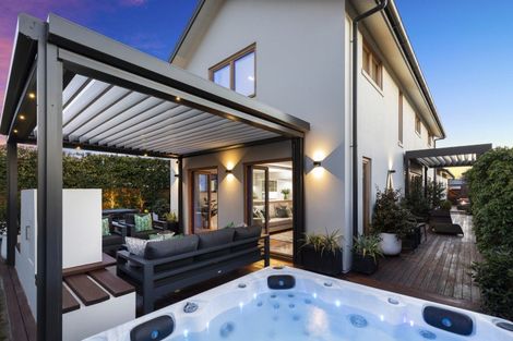 Photo of property in 18 College Avenue, Strowan, Christchurch, 8052