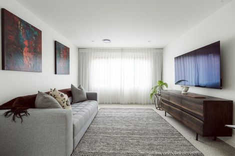 Photo of property in 20 Gilbert Street, New Plymouth, 4310