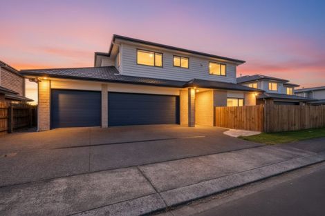 Photo of property in 12 Saint Vincent Terrace, Grenada Village, Wellington, 6037