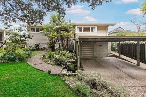 Photo of property in 60 Hogans Road, Glenfield, Auckland, 0629