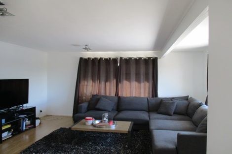 Photo of property in 2/14a Kurnell Drive, Botany Downs, Auckland, 2010