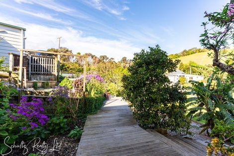 Photo of property in 10 Oxford Street, Whakapirau, Maungaturoto, 0583