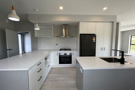 Photo of property in 28 Koreke Close, Kenepuru, Porirua, 5022