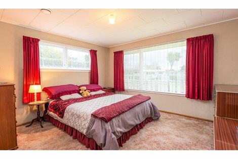 Photo of property in 64 Main North Road, Woodend, 7610