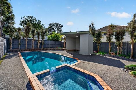 Photo of property in 5/1 Hillcrest Avenue, Hillcrest, Auckland, 0627