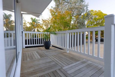 Photo of property in 11 Willowbrook Place, Titirangi, Auckland, 0604