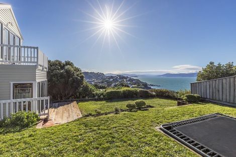 Photo of property in 124 Seatoun Heights Road, Seatoun, Wellington, 6022