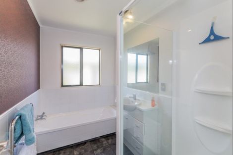 Photo of property in 1 Corfe Castle Lane, Levin, 5510