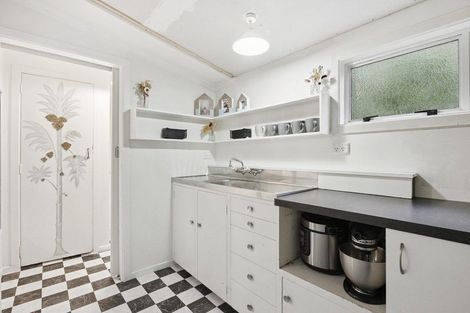 Photo of property in 19 Middleton Road, Kew, Dunedin, 9012