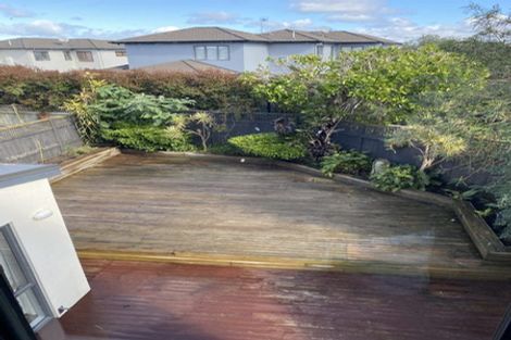 Photo of property in 54 Provence Esplanade, Te Atatu Peninsula, Auckland, 0610