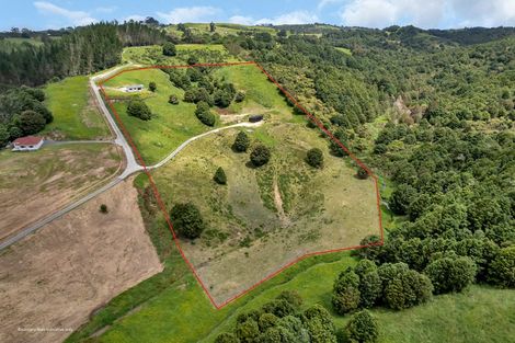 Photo of property in 2568e Paparoa-oakleigh Road, Paparoa, 0571